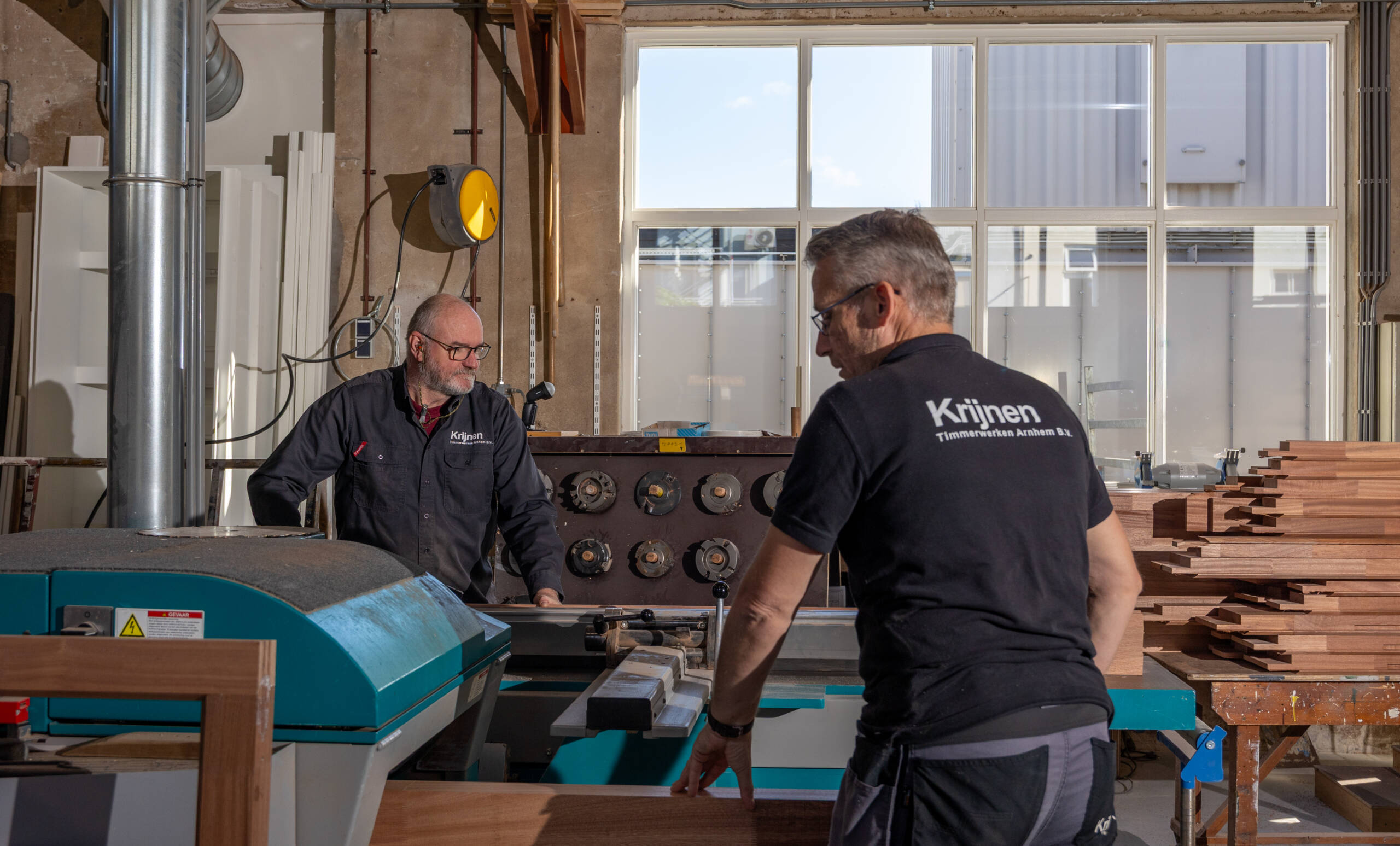 Kozijnen, ramen, deuren & trappen